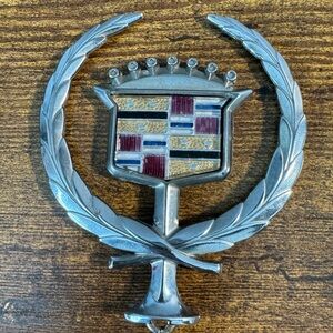 Vintage Cadillac Wreath Crest Hood Ornament 1965–1976 Chrome Loop Mount